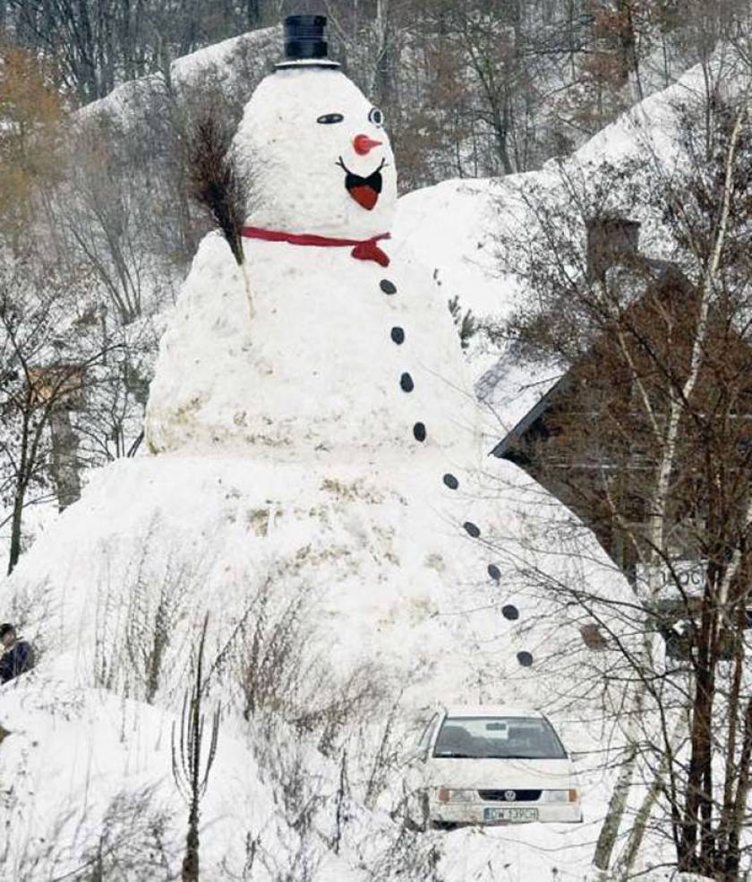 Χιονάνθρωπος… εννέα μέτρων!