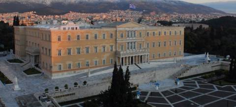 Επιμένει ο Νικολόπουλος για αυθαίρετο στην ταράτσα της Βουλής