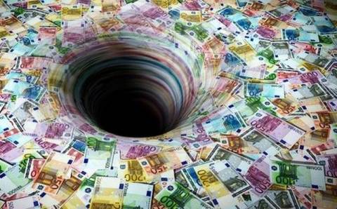 «Μαύρη τρύπα» 4,5 δισ. στον προϋπολογισμό