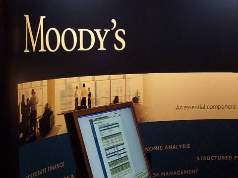 Moody’s: Νέα απειλή υποβάθμισης της Ε.Ε.