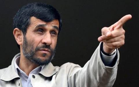 Eργάτες εκτόξευσαν αντικείμενα στον Αχμαντινετζάντ