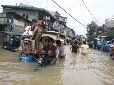 Δεκάδες νεκροί στις Φιλιππίνες από τις πλημμύρες