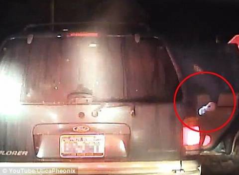 Αστυνομικός «φυτεύει» ναρκωτικά σε αυτοκίνητο υπόπτου