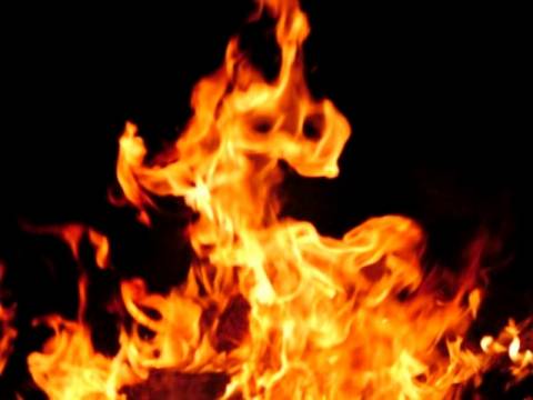 Σόμπα υγραερίου πήρε φωτιά σε σπίτι στα Χανιά