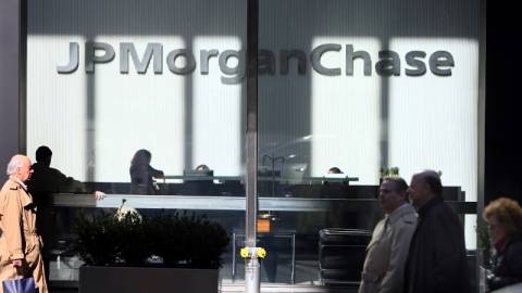 JP Morgan:«Καταστροφή η έξοδος της Ελλάδας από το ευρώ»!