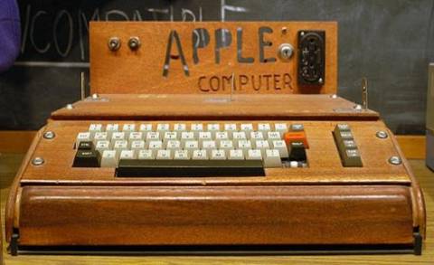 Σε δημοπρασία ένας από τους πρώτους Apple υπολογιστές
