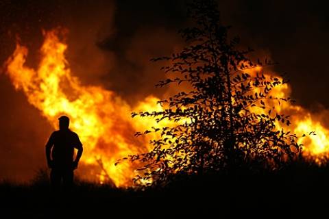 ΤΩΡΑ: Φωτιά στο Μαρκόπουλο
