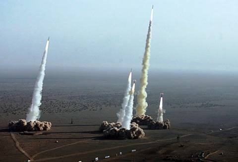 Ιράν: Ξεκινάει δοκιμές πυραύλων στην έρημο
