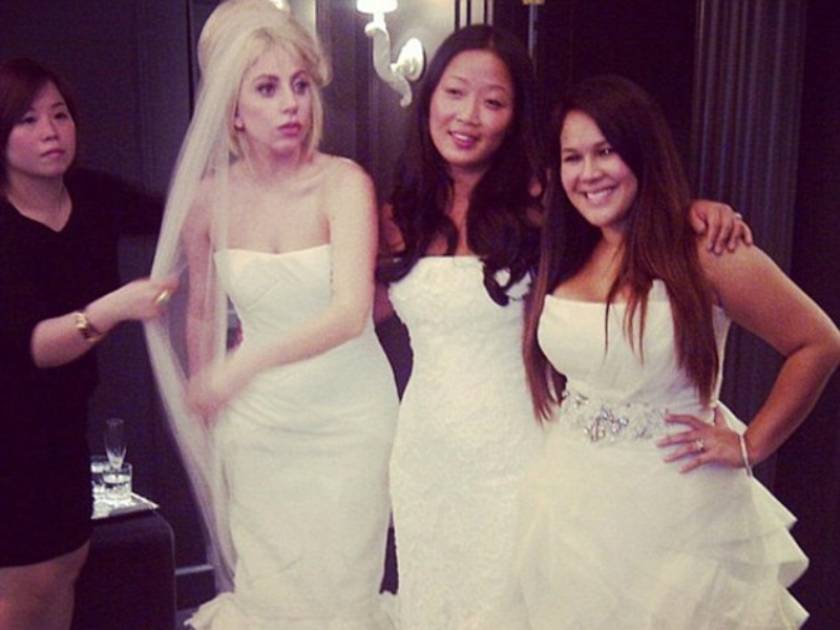 Η Lady Gaga... ντύθηκε νύφη!