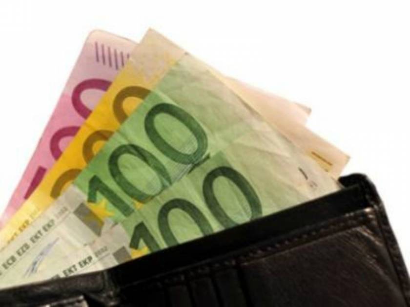 10χρονη βρήκε και παρέδωσε στην αστυνομία 2.000 ευρώ