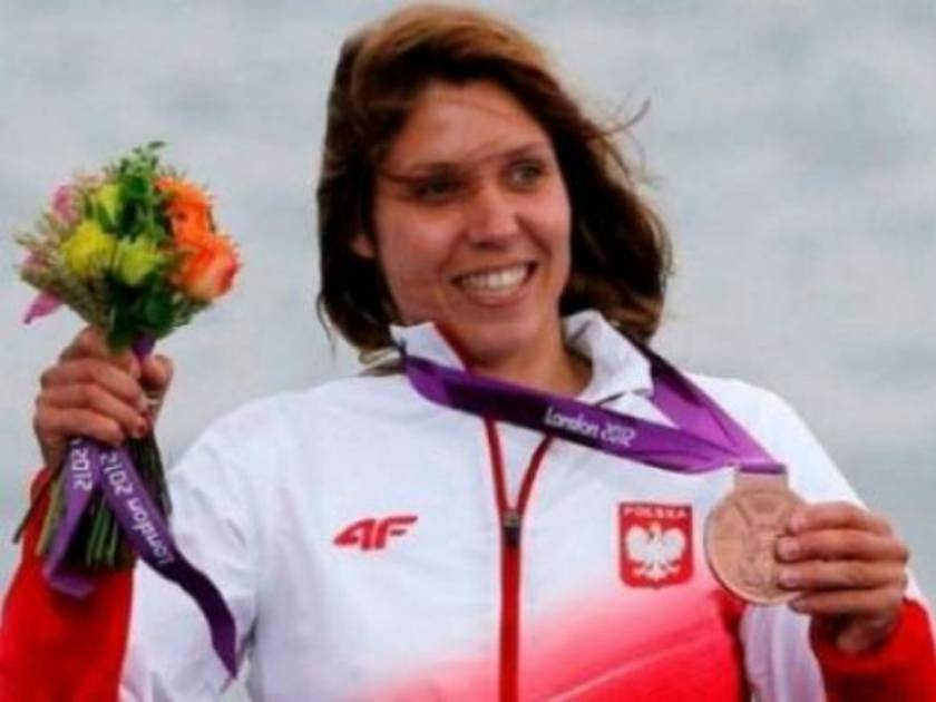 Ολυμπιονίκης πουλά το μετάλλιό της για να βοηθήσει μια 5χρονη