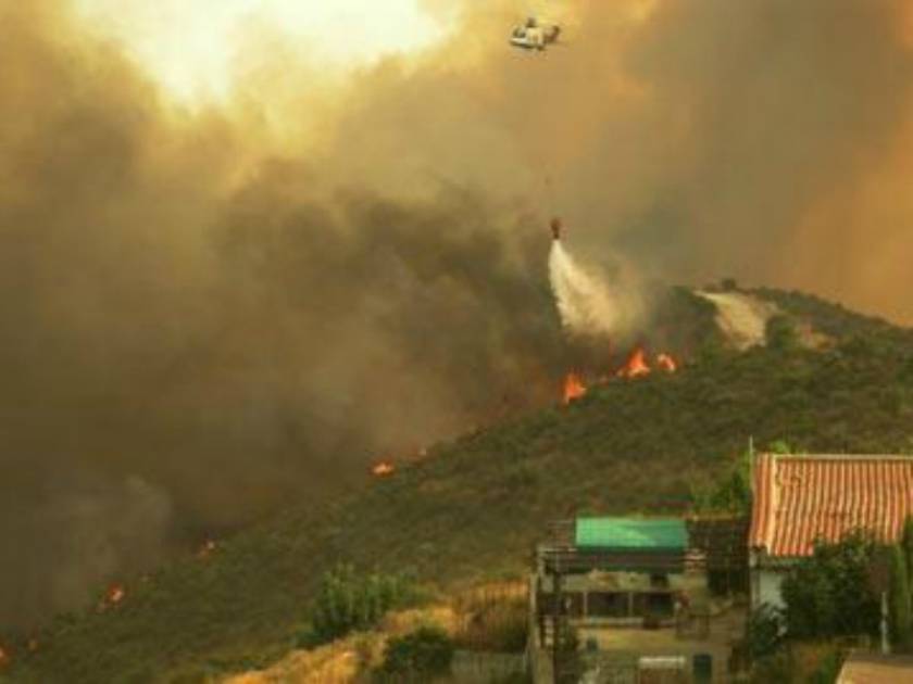 Κύπρος: Υπό έλεγχο η μεγάλη πυρκαγιά μεταξύ Σκαρίνου - Λευκάρων