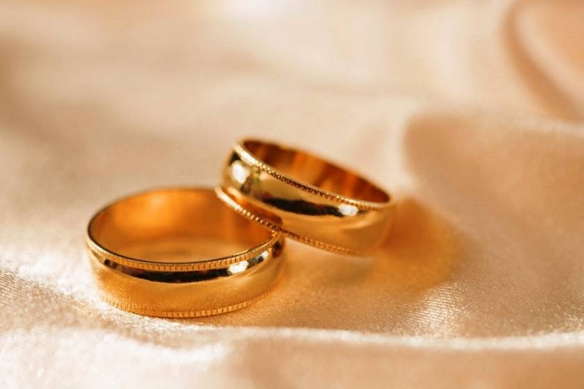 Ιταλία: Ο Μόντι ζητά αποδείξεις... γάμου