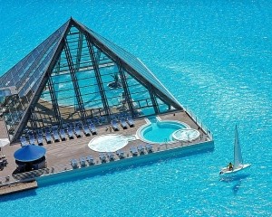 Δεν θα πιστεύετε πως είναι η μεγαλύτερη πισίνα στον κόσμο! (pics)