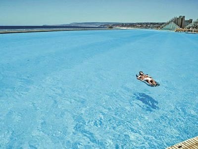 ΔΕΙΤΕ: Η μεγαλύτερη πισίνα στον κόσμο!