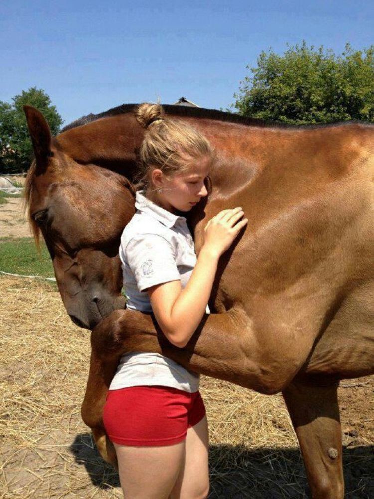 Αγκαλιές ανθρώπων με ζώα που θα σας συγκινήσουν! (pics)