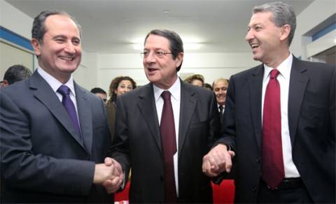 Τηλεμαχία για το Κυπριακό από τους τρεις βασικούς υποψηφίους