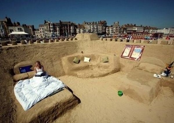 Δείτε το πρώτο ξενοδοχείο που κατασκευάστηκε από... άμμο!
