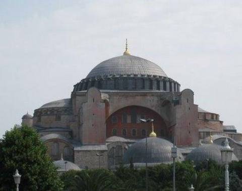 Αυξάνονται οι πιέσεις στην Τουρκία για να γίνει τζαμί η Αγιά Σοφιά