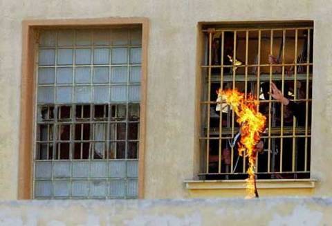ΤΩΡΑ: Επέμβαση των ΜΑΤ στις φυλακές Ναυπλίου