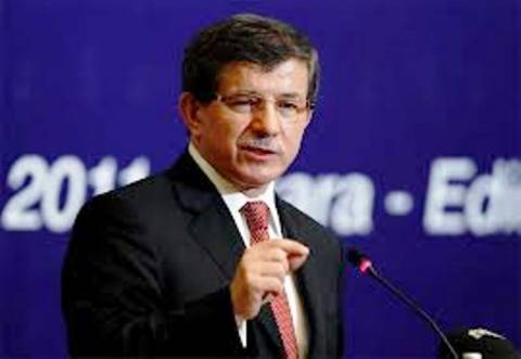 «Ο Νταβούτογλου υπερασπίζεται τα τουρκικά δικαιώματα στο Αιγαίο»