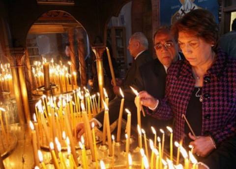 Daily Mail: Mόνο η προσευχή θα  σώσει τους Κύπριους(pics)