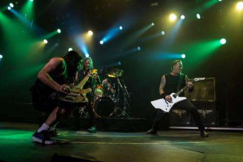 Ένα μπάσο των Metallica αναστατώνει την Ινδονησία