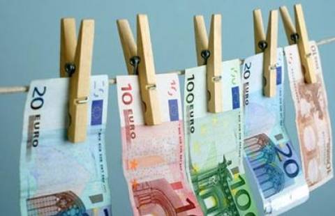 Εμπλέκουν κυπριακές τράπεζες σε ξέπλυμα χρήματος