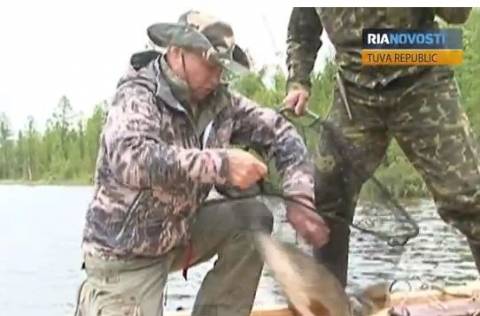 Η ψαριά του Πούτιν που κάνει το γύρο του κόσμου (βίντεο)