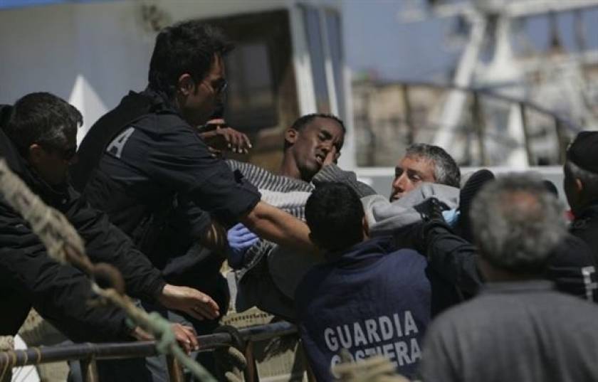 Τραγωδία στην Ιταλία: Ανετράπη πλεούμενο με μετανάστες-31 νεκροί