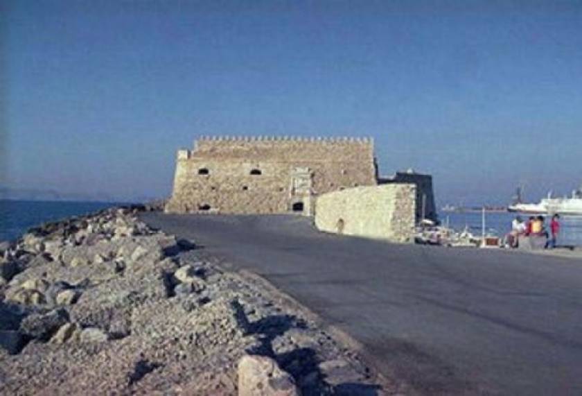 Κρήτη: 11χρονος βρέθηκε στα νερά του λιμανιού στο Ηράκλειο