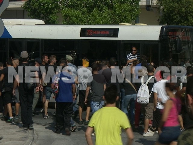 Επίθεση νεαρών σε λεωφορείο της ΕΘΕΛ στο Περιστέρι (video)