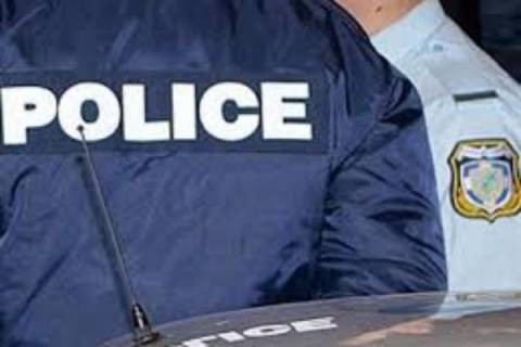 Χανιά: Αστυνομικός ημίγυμνος και σε έξαλλη κατάσταση