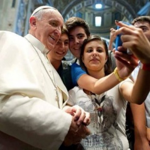 Δείτε την φωτογραφία του Πάπα που σαρώνει στα social media!