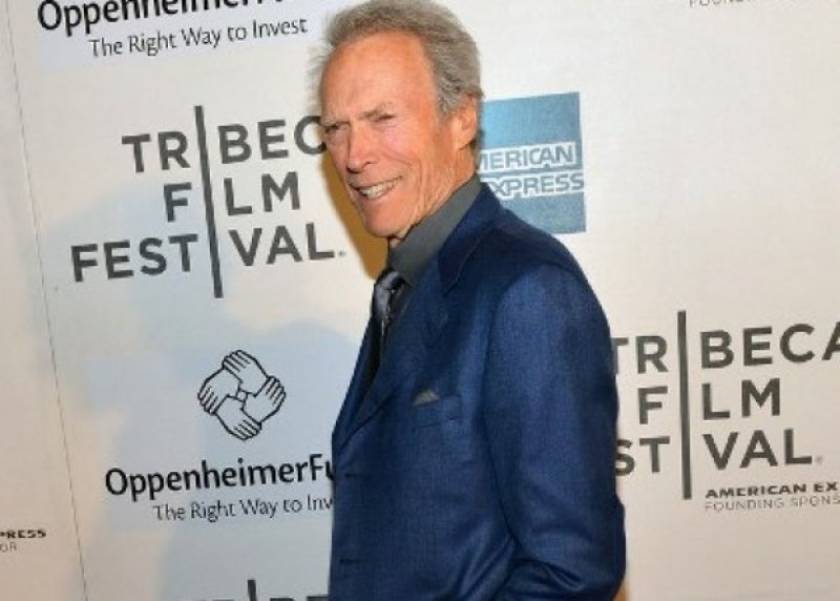Δείτε τον συγκλονιστικά όμορφο και σέξι γιο του Clint Eastwood