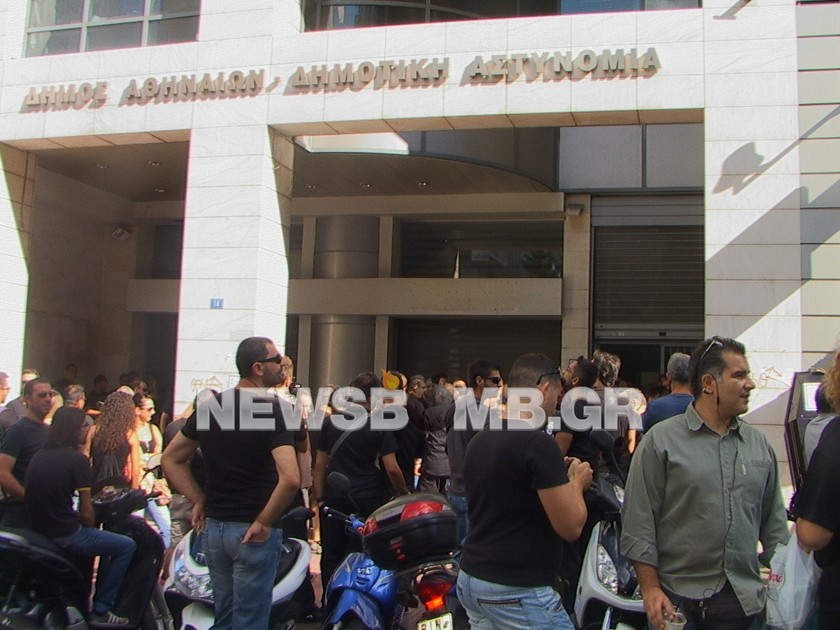 Με νεκροφόρα στο Υπουργείο η ΠΟΕ-ΟΤΑ:Κλειστή η Αγ. Κωνσταντίνου (pics)