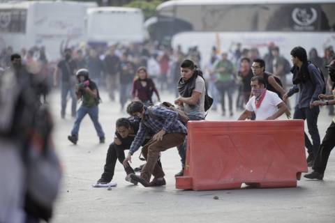Επεισόδια μεταξύ αστυνομικών και διαδηλωτών στην πόλη του Μεξικού