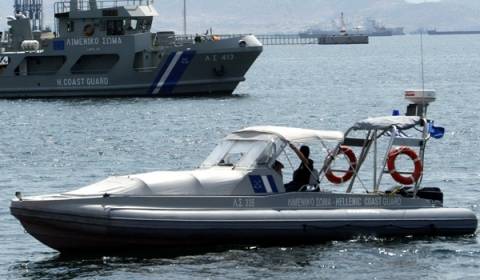 Προσάραξη σκάφους με 11 επιβάτες στο Αγκίστρι