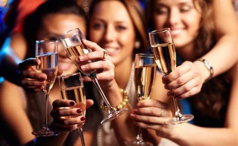 Αλκοόλ: Οι top 10 μύθοι που θα ακούσετε!