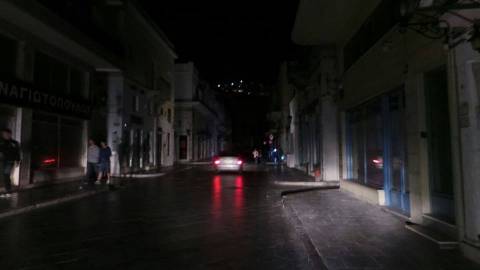 Σύρος: Στο «σκοτάδι» η Ερμούπολη από διακοπή ρεύματος