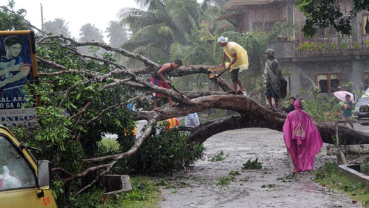 Φιλιππίνες: Oι νεκροί από τον τυφώνα έχουν ξεπεράσει τους 1.000