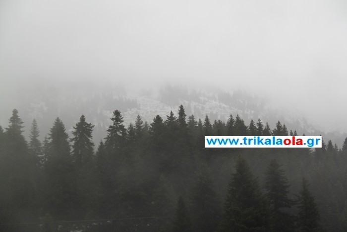 Έπεσαν τα πρώτα χιόνια στα ορεινά των Τρικάλων (pics/vid)