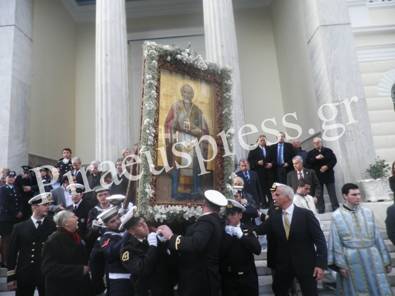Αγ. Νικόλαος Πειραιά:Με τιμές η λιτάνευση της Ιερής εικόνας (pics+vid)
