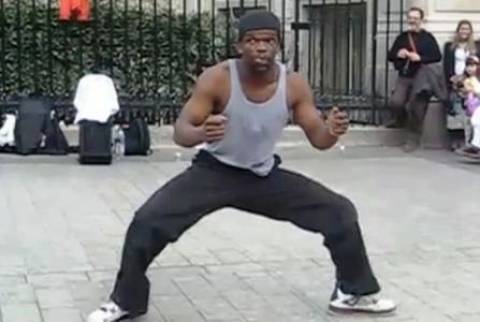 Τρομερός χορευτής του δρόμου στο Παρίσι! (βίντεο)