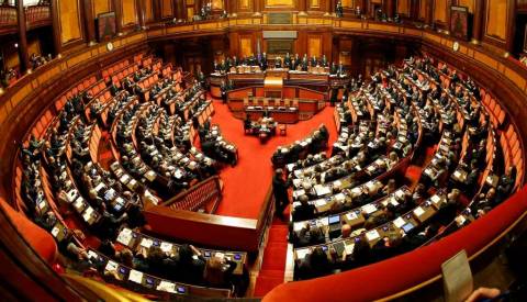 Ιταλία: Η κυβέρνηση καταργεί την κρατική χρηματοδότηση των κομμάτων
