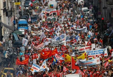 Γαλλία: Χιλιάδες εργαζόμενοι διαδήλωσαν κατά της οικονομικής πολιτικής