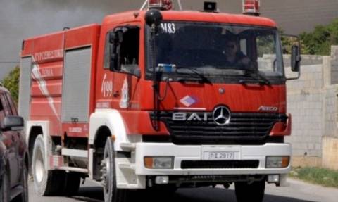 Θεσσαλονίκη: Πυροσβεστικό όχημα έπεσε σε χαράδρα