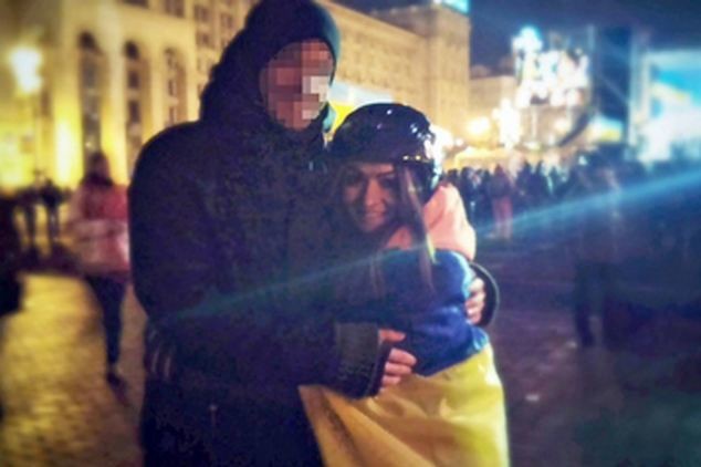 Ουκρανία: Έρωτας στα οδοφράγματα - Αστυνομικός ερωτεύτηκε διαδηλώτρια 