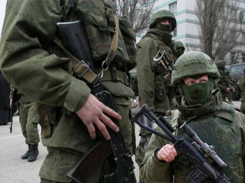 Εισβολή σε ουκρανική στρατιωτική βάση - Νεκρός ένας Ουκρανός