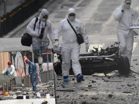 Εικόνες καταστροφής από την έκρηξη «στην καρδιά» της Αθήνας